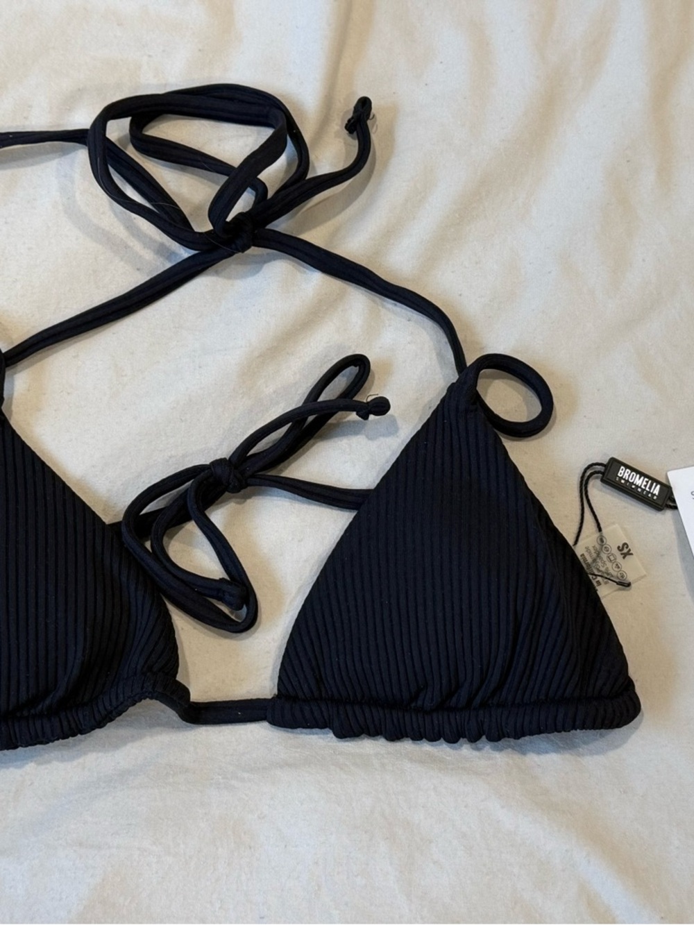 BROMELIA Black Ribbed Triangle Bikini Top